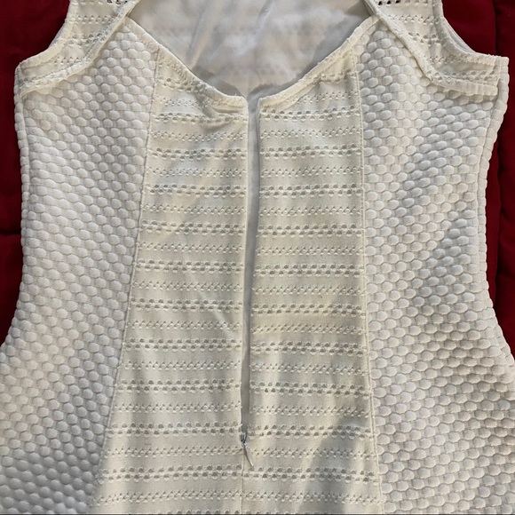 Marilyn Monroe NWT Off White Armless Peplum Top S - Picture 6 of 15